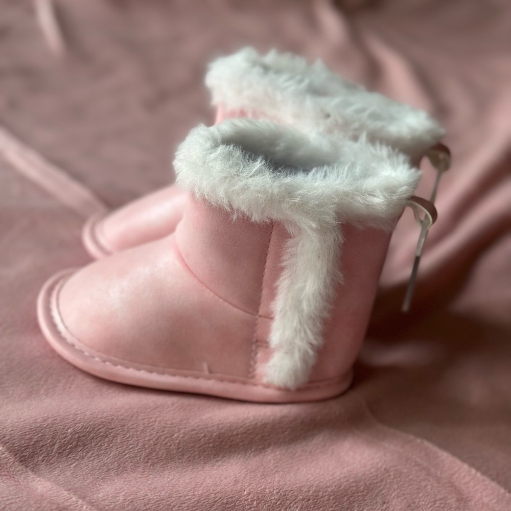 Baby boots for girl 3-6months pink and white